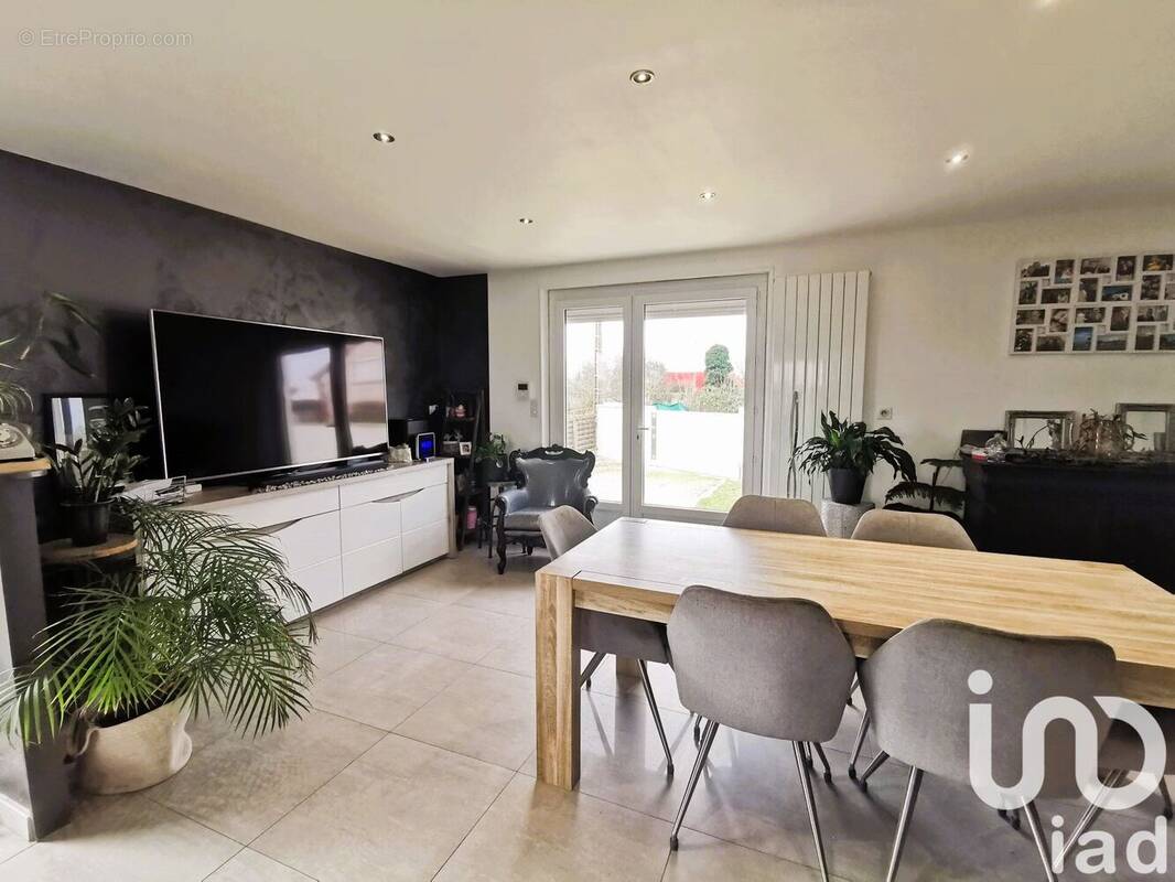 Photo 1 - Maison à BEAUVILLIERS