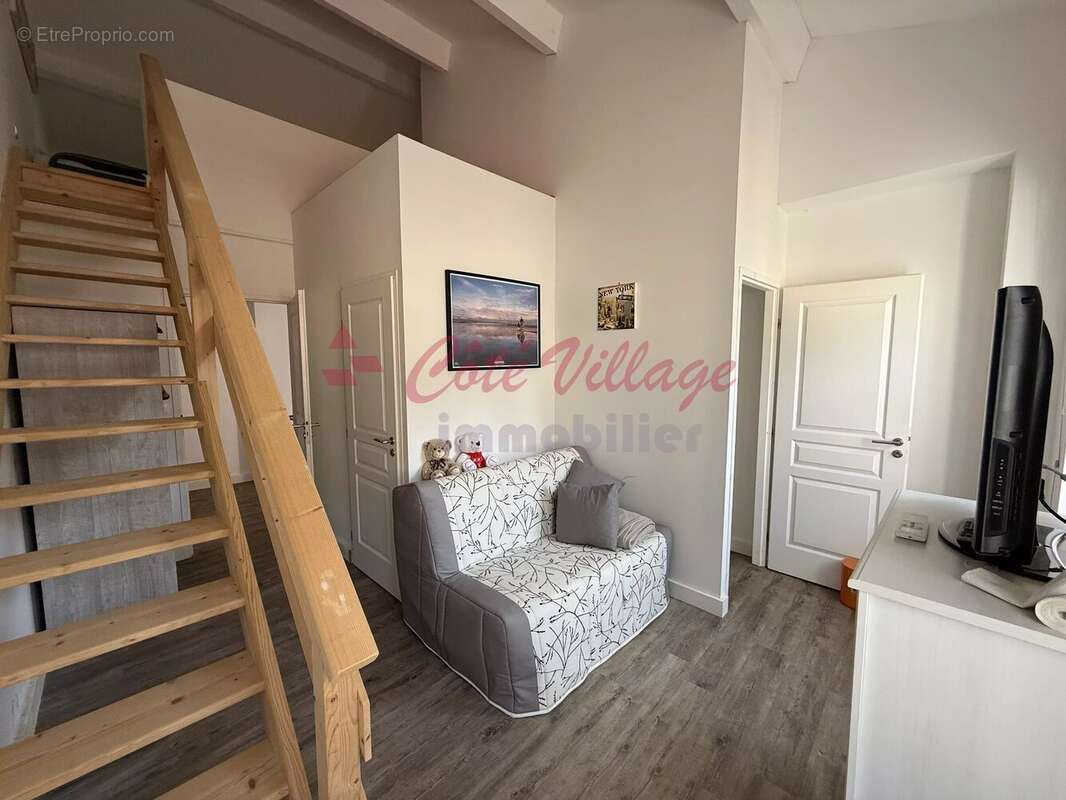 Gruissan – maison de village avec terrasse panoramique sur l'étang et grand garage - photo 10