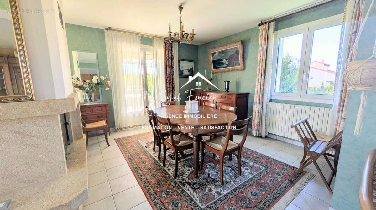 Espace repas - Maison à ANTRAN