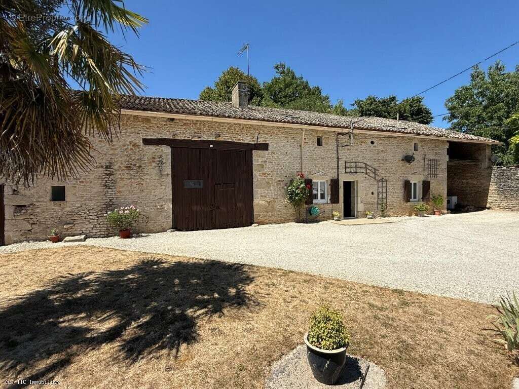 Maison à CIVRAY