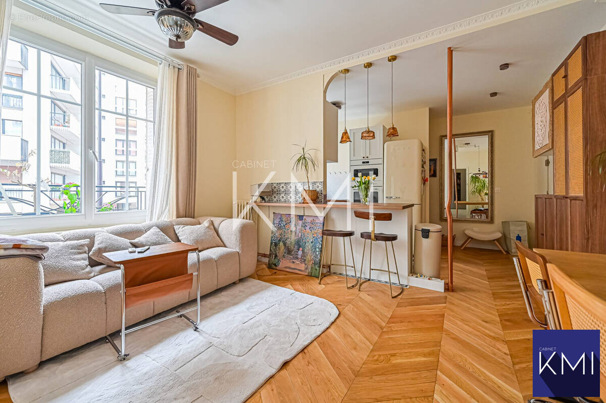 Appartement à PARIS-11E