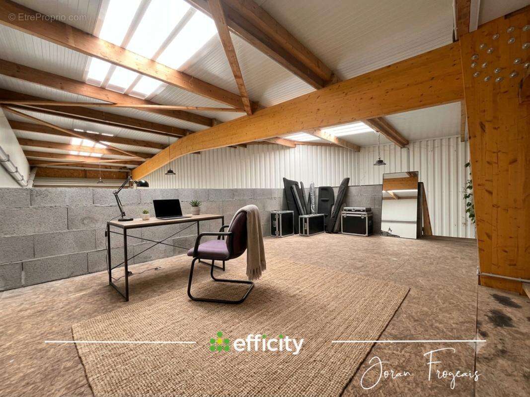 Local commercial - photo 12