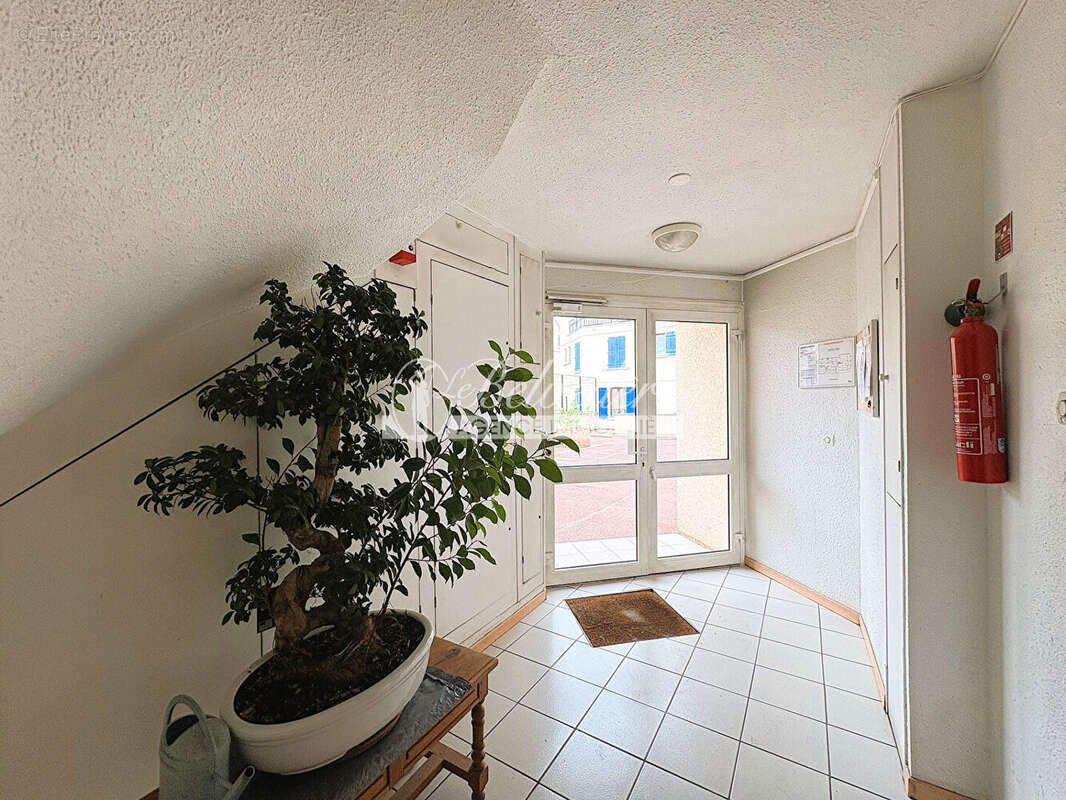 Appartement Saint Leu La Foret 4 pièce(s) - photo 2
