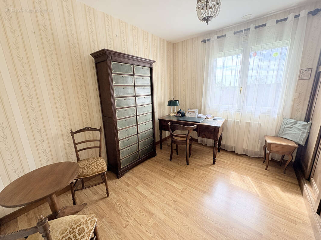 Maison à FONTAINE-LA-GUYON