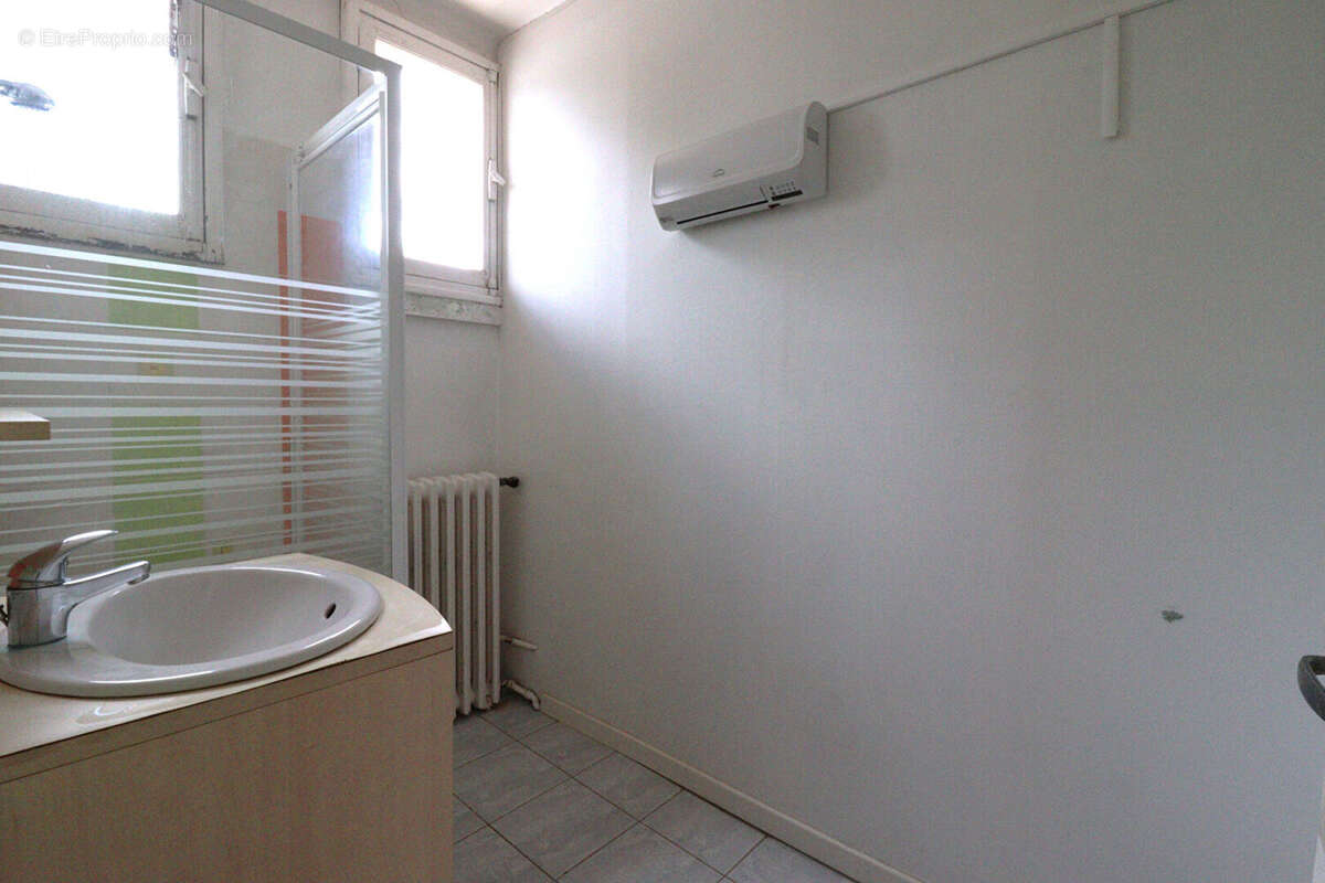 Appartement à VITRAC-SUR-MONTANE