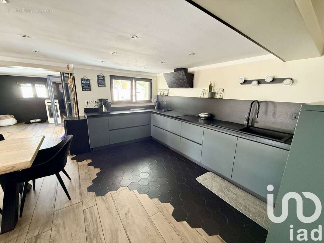 Photo 9 - Maison à ROCHE-LA-MOLIERE