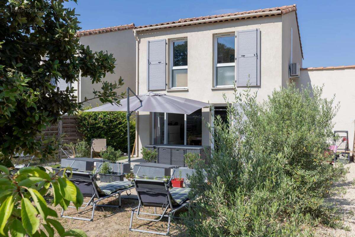 Maison à PEYROLLES-EN-PROVENCE