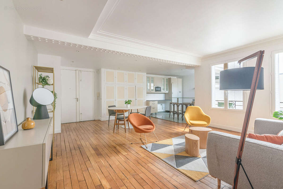 Appartement à PARIS-10E