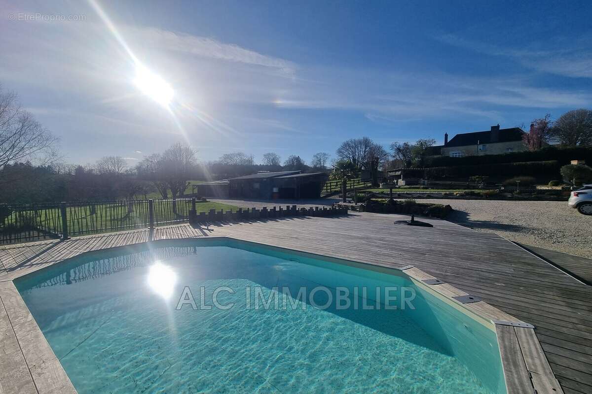 Maison 169 m² à Coulonges-Sur-Sarthe  - photo 2