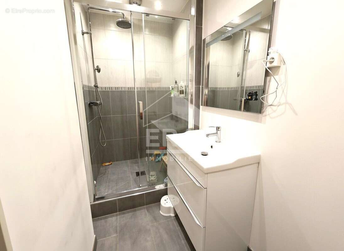 Appartement à MARSEILLE-5E