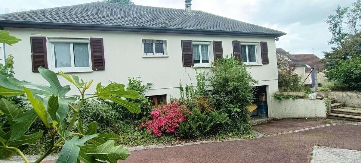 Maison 109 m² à Linas  - photo 3