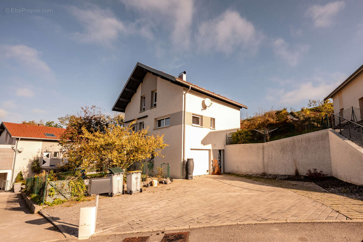 Maison à MONTPERREUX