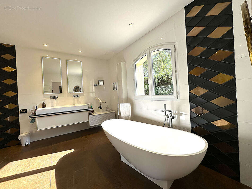 Maison à MONTAUROUX