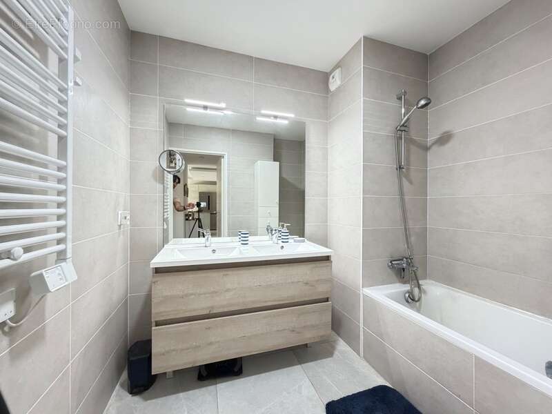 Appartement à VILLENEUVE-LOUBET