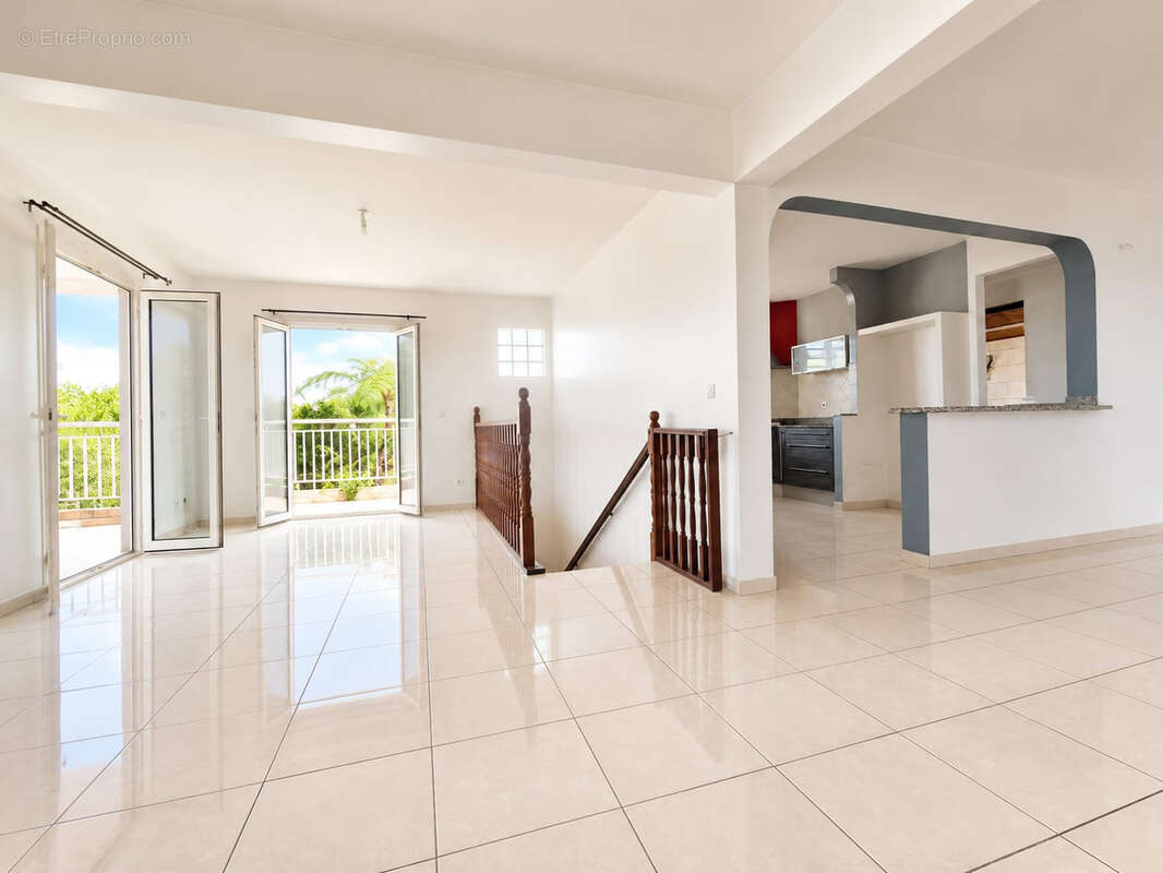 Villa f7 sur 1000 m2 saint-leu - photo 13