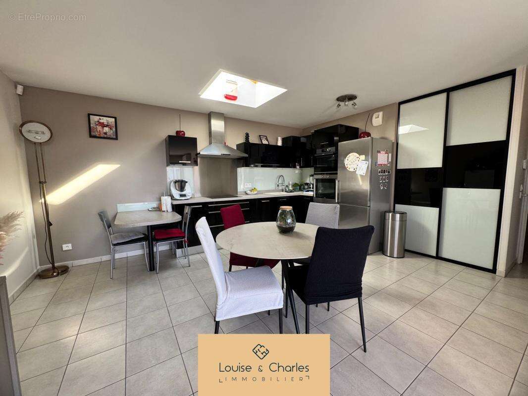 Appartement à RILLIEUX-LA-PAPE