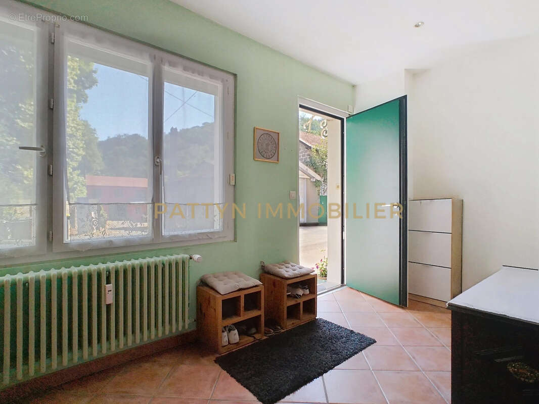 Appartement à NEUVILLE-SUR-SAONE