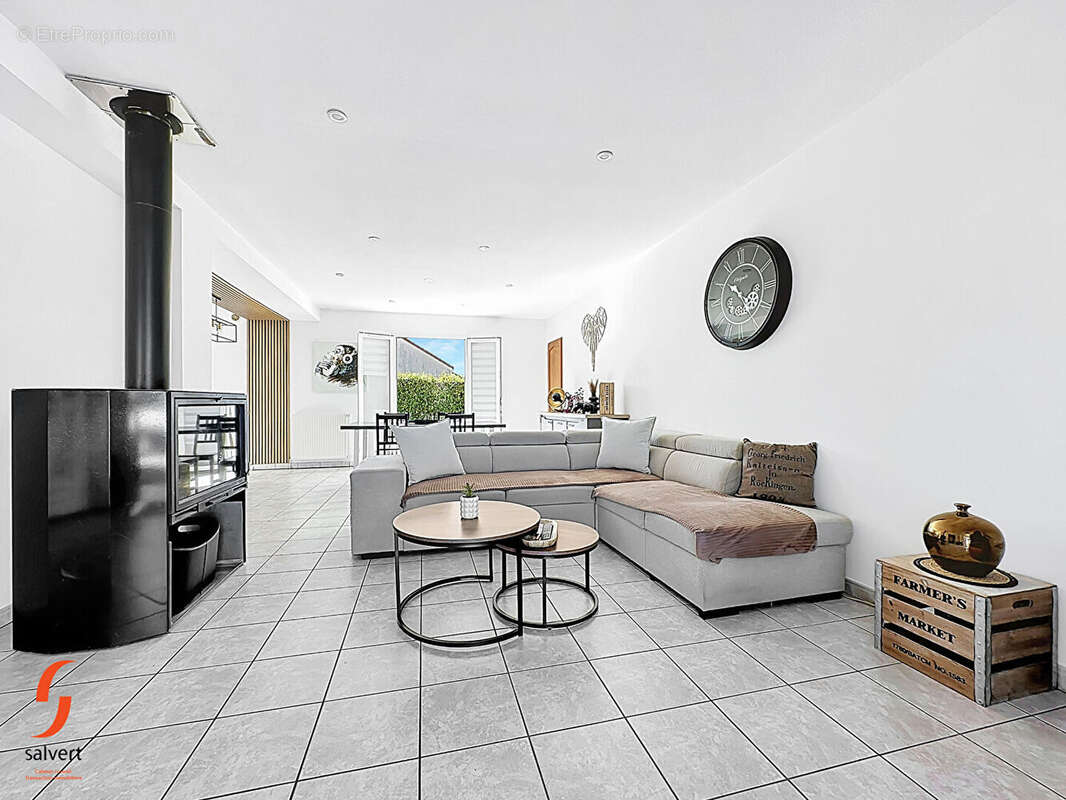 A vendre, Maison de plain pied 5 chambres  et un bureau, jardin de 1390m2 - photo 5