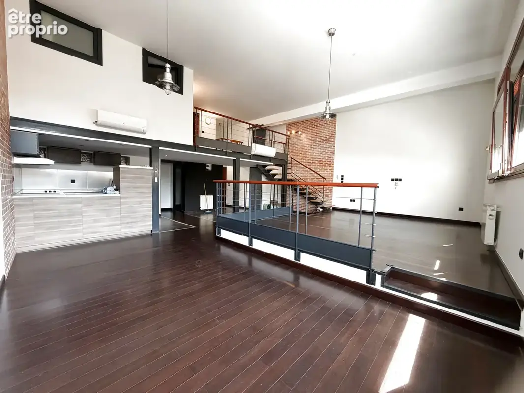 HIDRI IMMO PLUS vous propose un un investissement d'exception au cœur de Grenoble : un loft d'architecte 4 p - photo 2