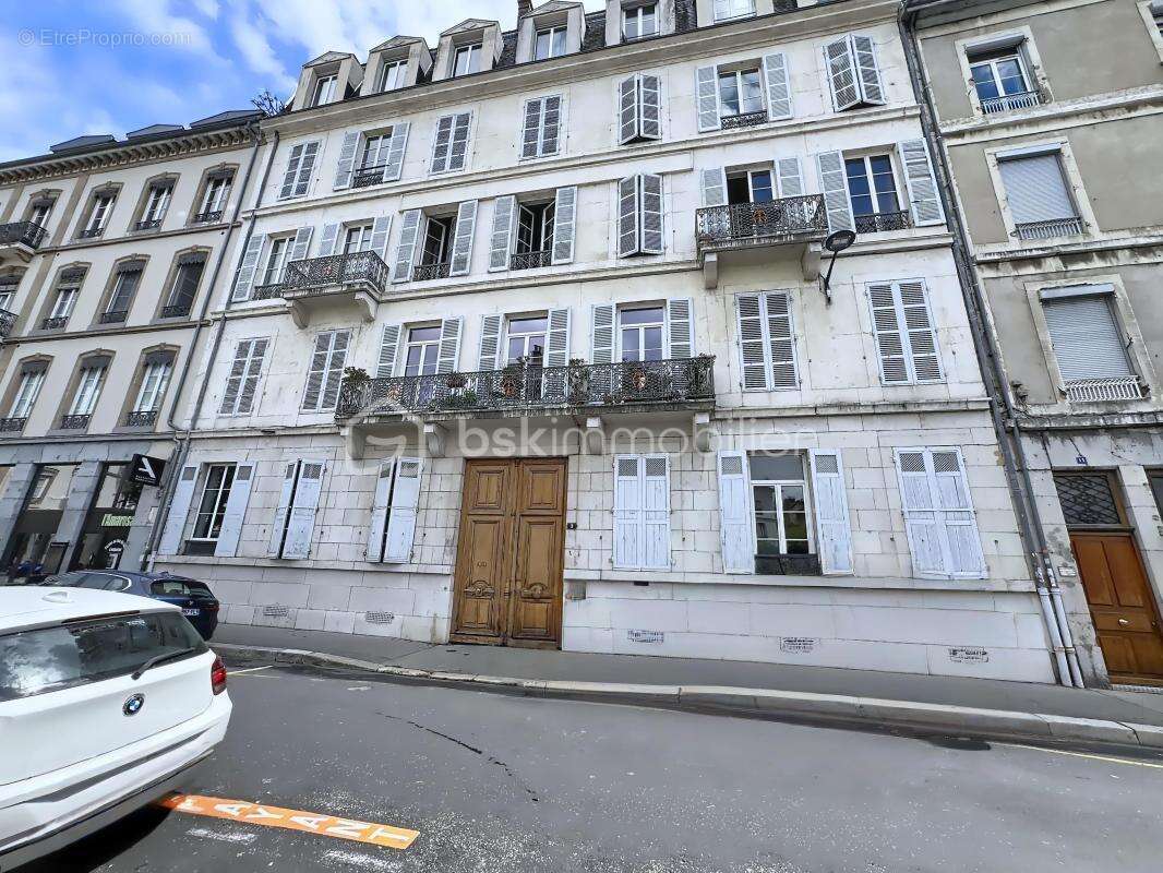 Appartement T5 de caractère – 135 m² Carrez / 150 m² utiles – Dernier étage avec ascenseur - photo 3
