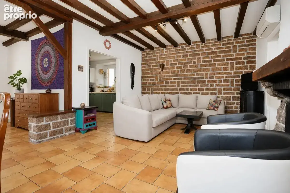 Maison de 9 pièces de 183 m² à Saint-Aubin-du-Cormier - photo 2