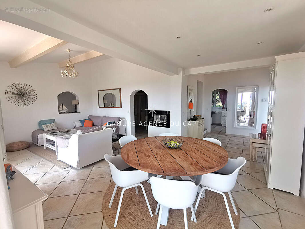 Maison à LES ISSAMBRES