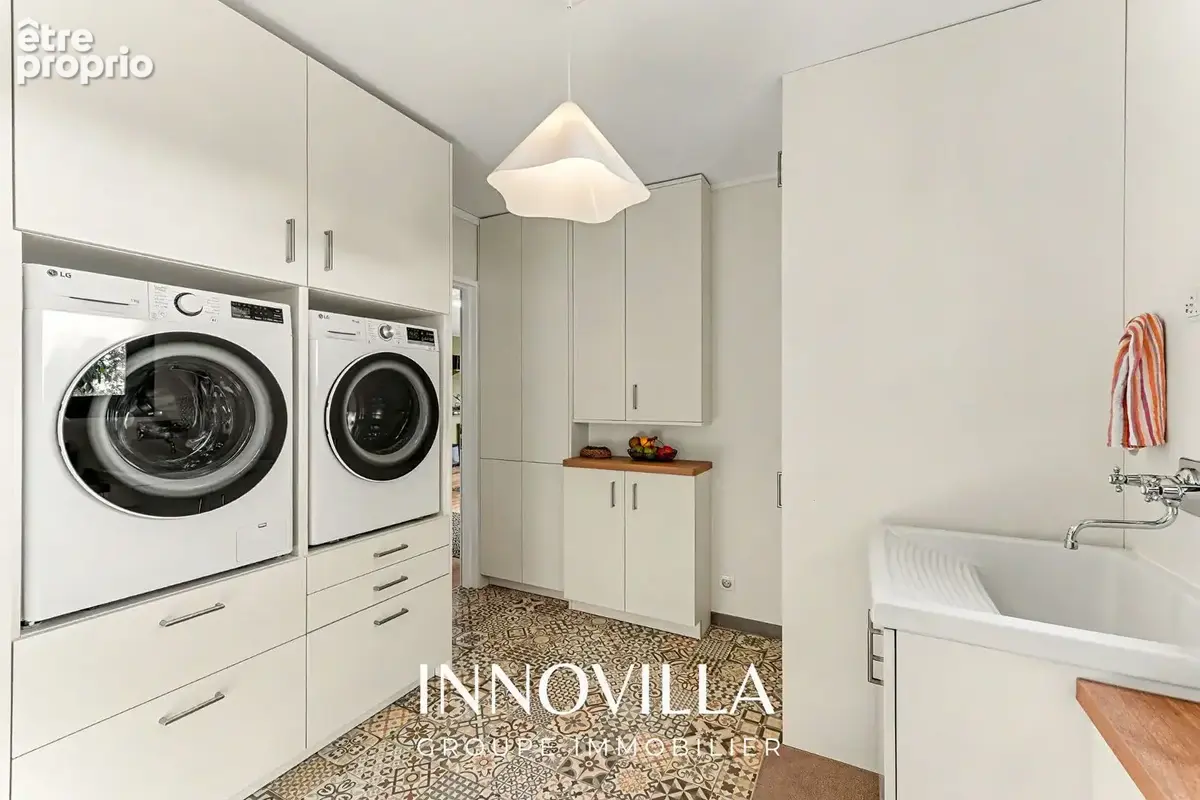 Magnifique propriété contemporaine avec vue dégagée . - photo 9