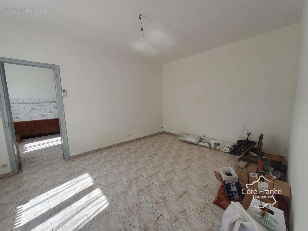 À vendre   Maison mitoyenne avec trois chambres et un  grand - photo 7
