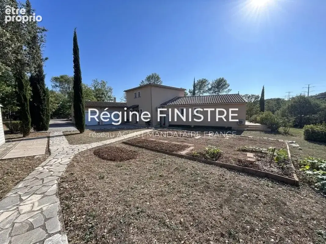 Les arcs-sur-argens bastide t5 - 179 m² - 4 chambres - piscine - double garage - boulodrome - 5 087 m² de terrain clos - photo 8