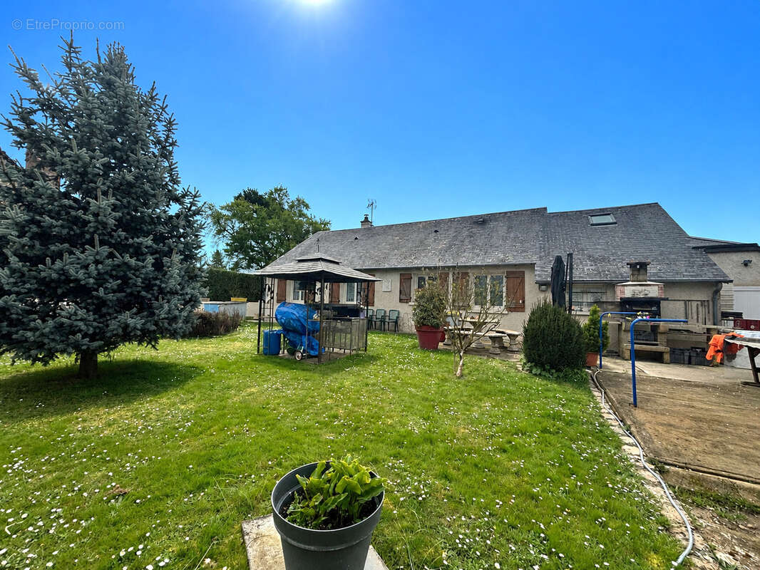 Maison à NAZELLES-NEGRON
