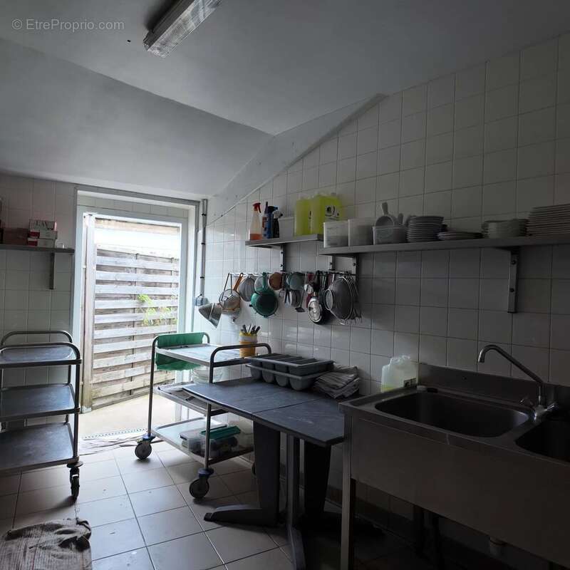 Commerce à LONGUEIL-ANNEL