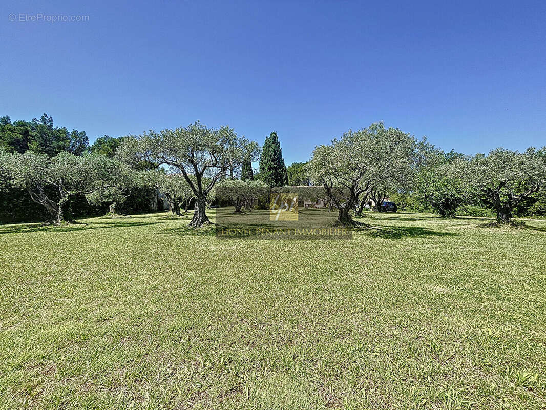 Sur les haureurs de pernes terrain a batir 1100m² - photo 6