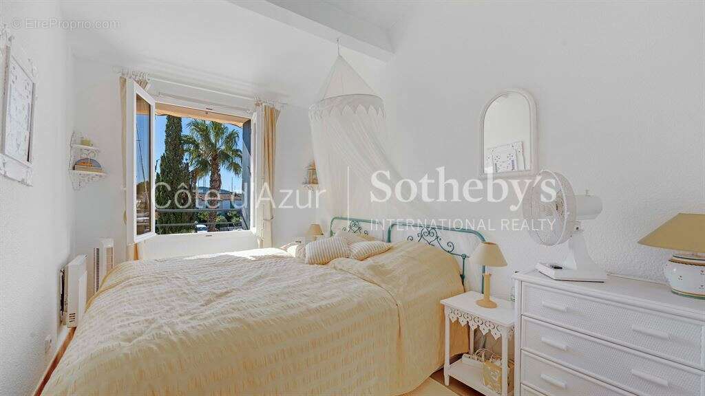 Maison avec amarrage privé à Port Grimaud – 3 chambres, piscine, Golfe de Saint-Tropez - photo 17