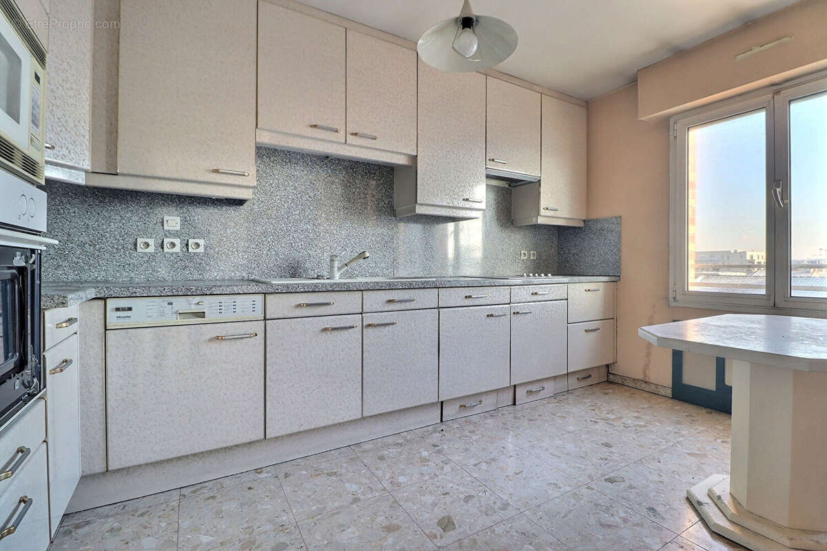 Appartement à LA COURNEUVE
