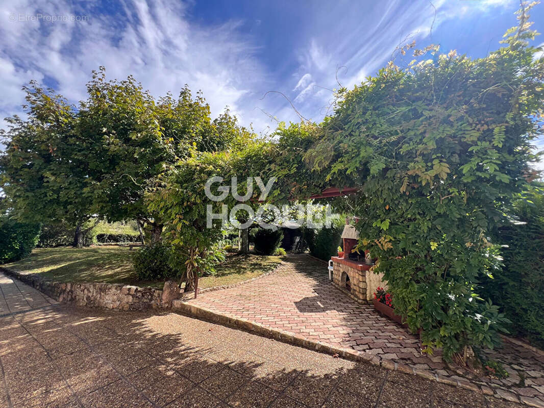 Maison à TOULON-SUR-ARROUX