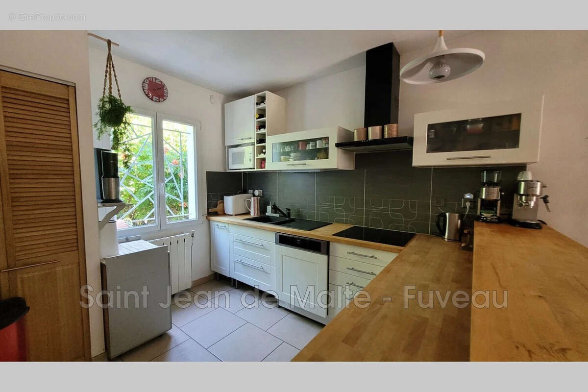 Maison 113 m² à Saint-Savournin  - photo 3