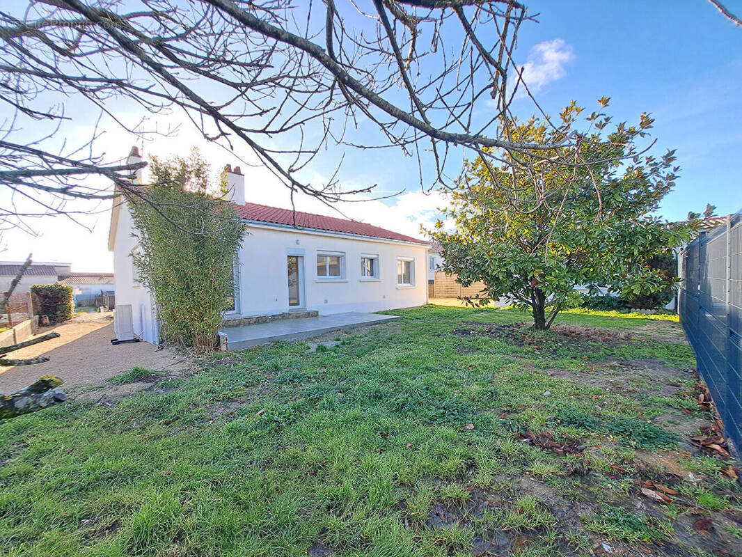 Maison à SAINT-CHRISTOPHE-DU-LIGNERON