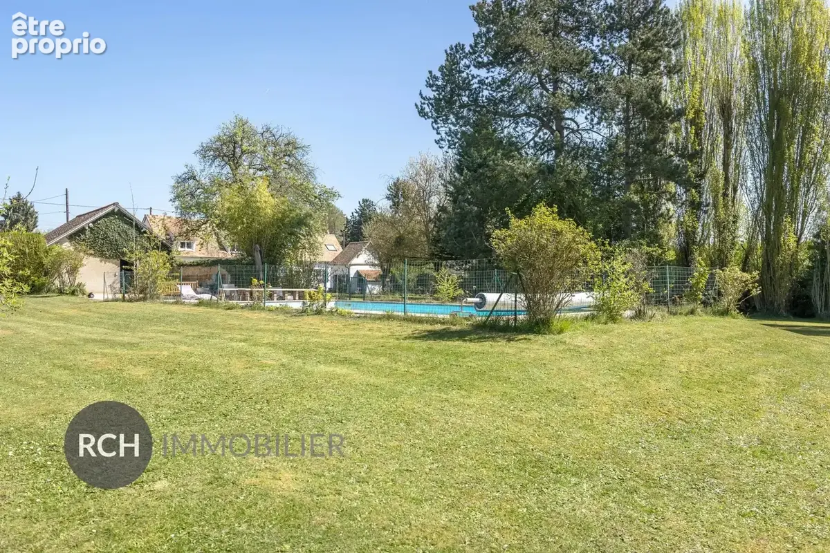 Secteur Gambais - Authentique longère sur un beau parc arboré avec dépendances et piscine - photo 8