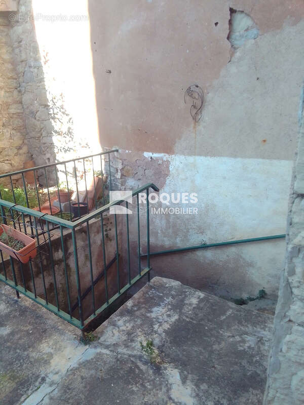 Bedarieux, maison de village 4 chambres, garage, terrasse - photo 10