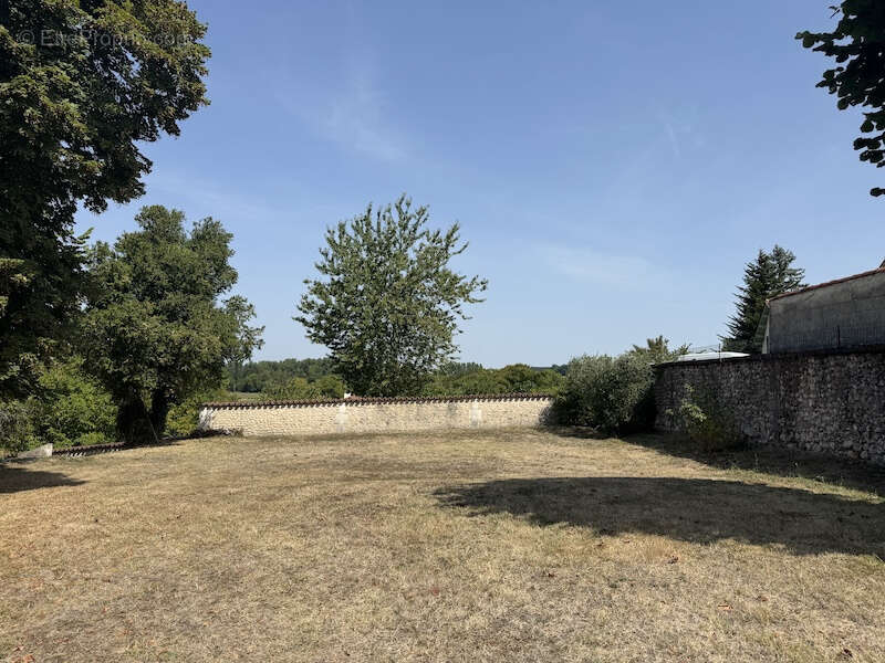 Maison à SAINT-PAUL-LIZONNE