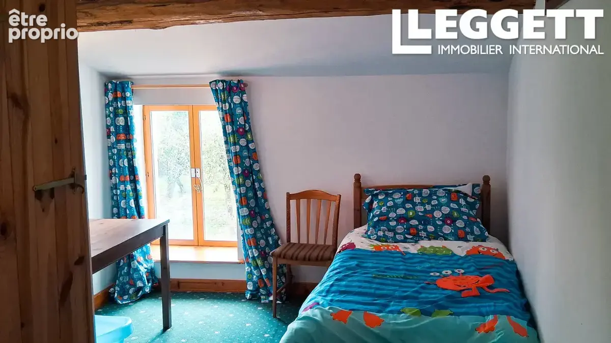 Une maison étonnamment spacieuse et parfaitement entretenue, offrant 4 chambres et un joli jardin à Bourneau - photo 10