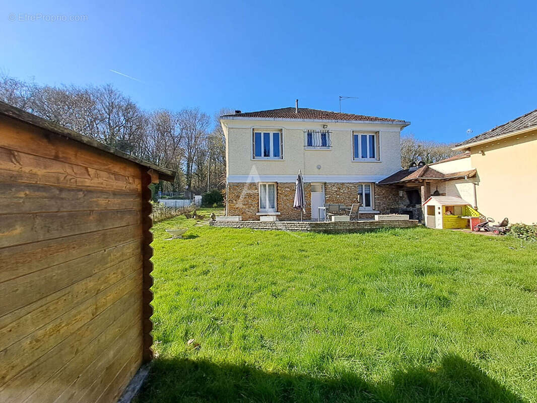 Maison à SAINT-GERMAIN-LES-ARPAJON