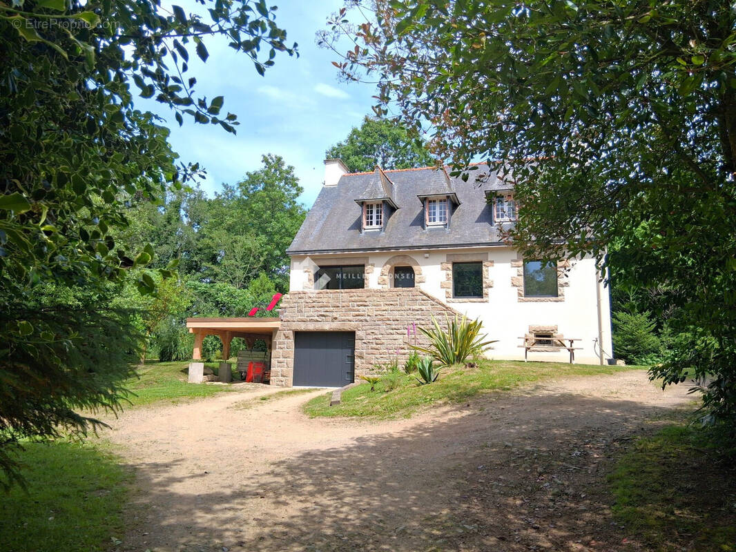Maison à QUINTIN