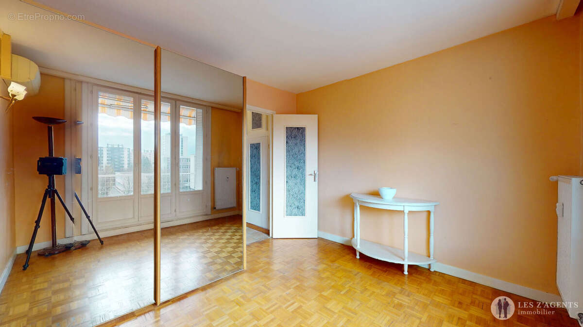 Appartement à LE PONT-DE-CLAIX