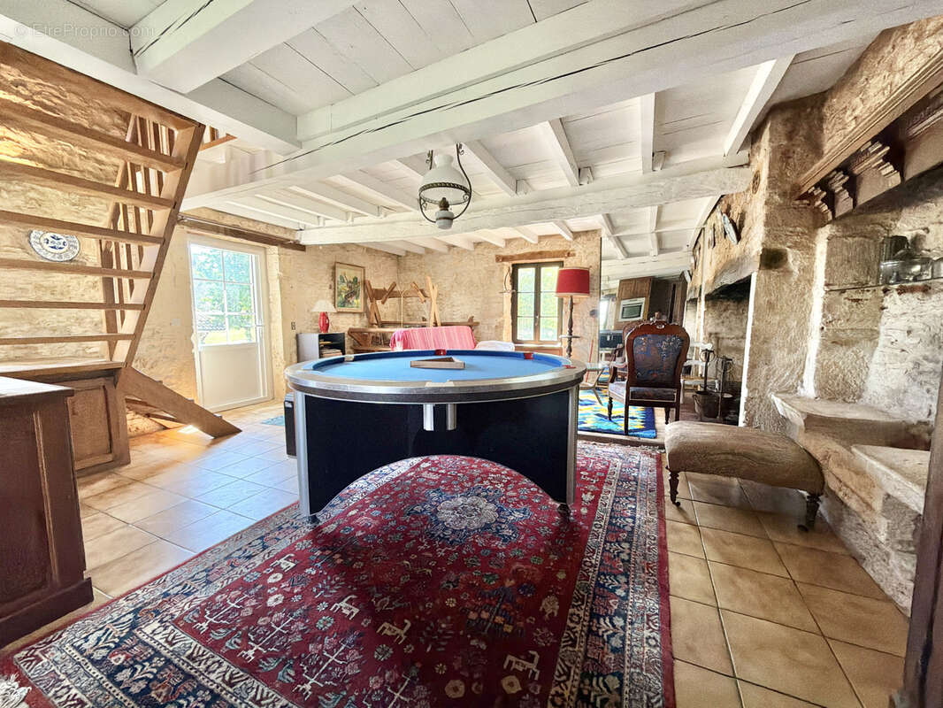 Maison à MONTCABRIER
