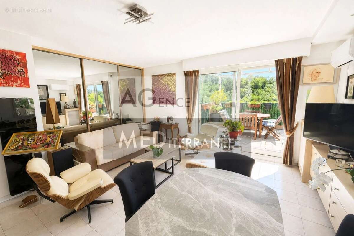 Appartement à VALBONNE