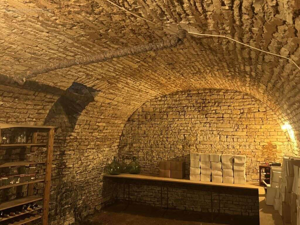 Maison à DUN-SUR-AURON