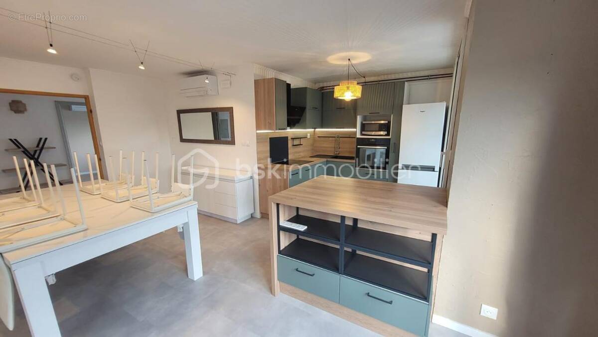 Appartement à BAGNOLS-SUR-CEZE