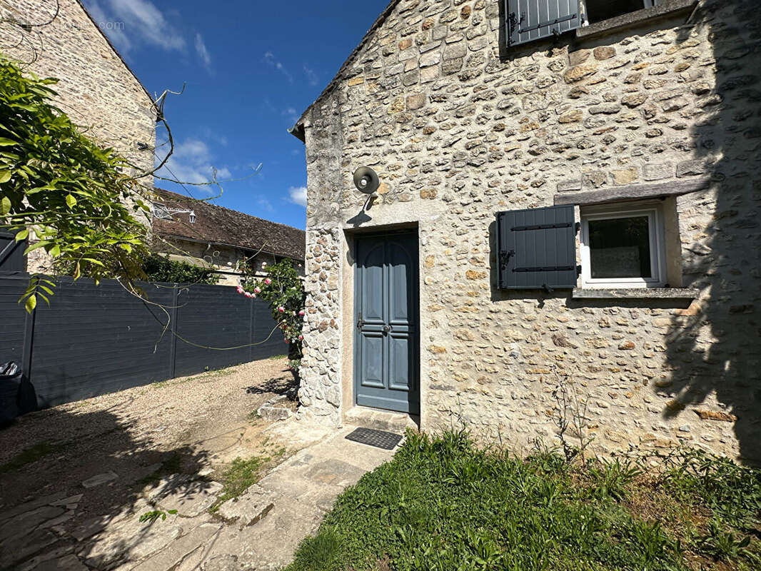 Maison à TOUSSON