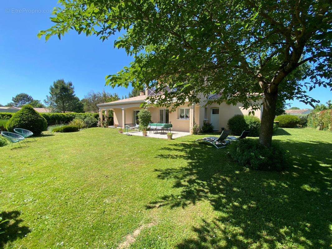 Maison à LES MATHES